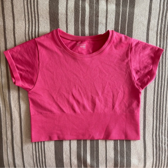 Offline Pink Dry-Fit Crop Top - Picture 1 of 3